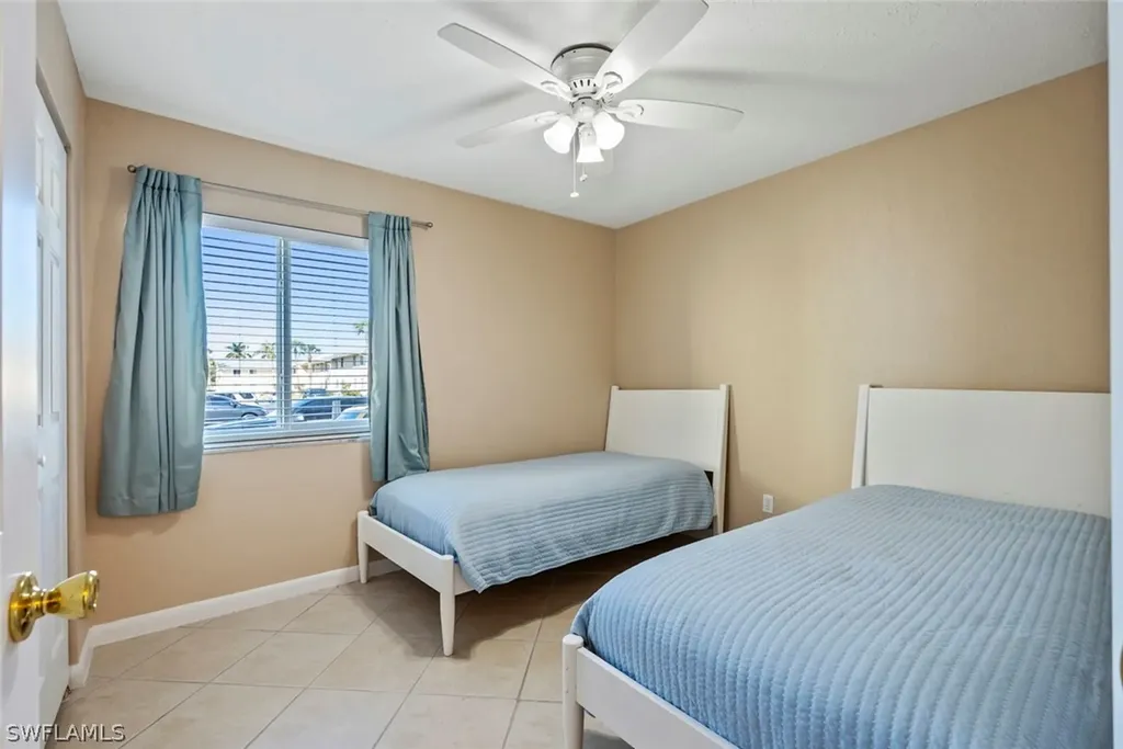 4629 Bayshore Drive Naples FL 34112