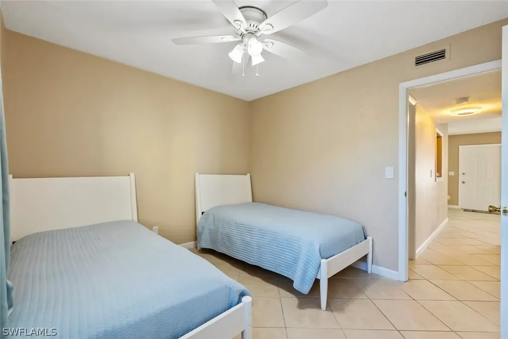 4629 Bayshore Drive Naples FL 34112