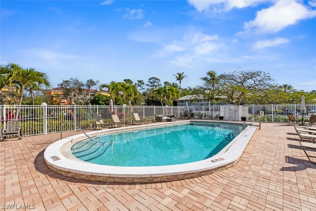 4629 Bayshore Drive Naples FL 34112