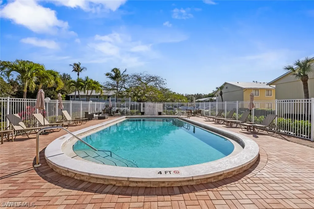 4629 Bayshore Drive Naples FL 34112