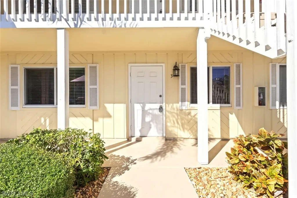 4629 Bayshore Drive Naples FL 34112