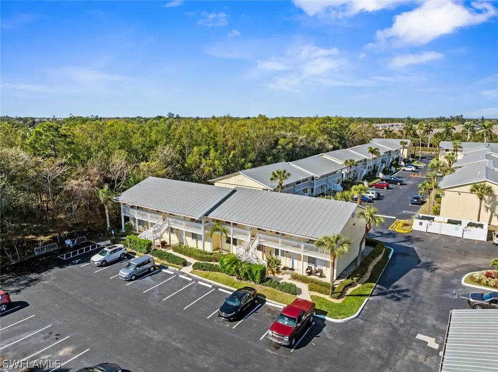 4629 Bayshore Drive Naples FL 34112