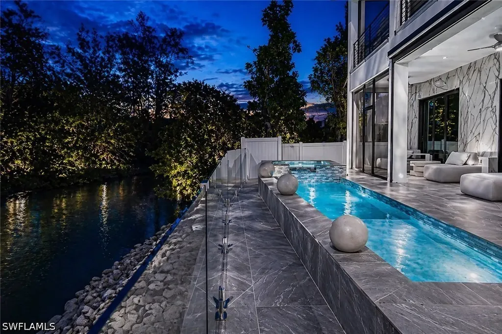 4064 Full Moon Court Naples FL 34112