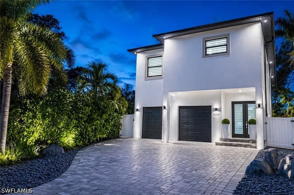 4064 Full Moon Court Naples FL 34112