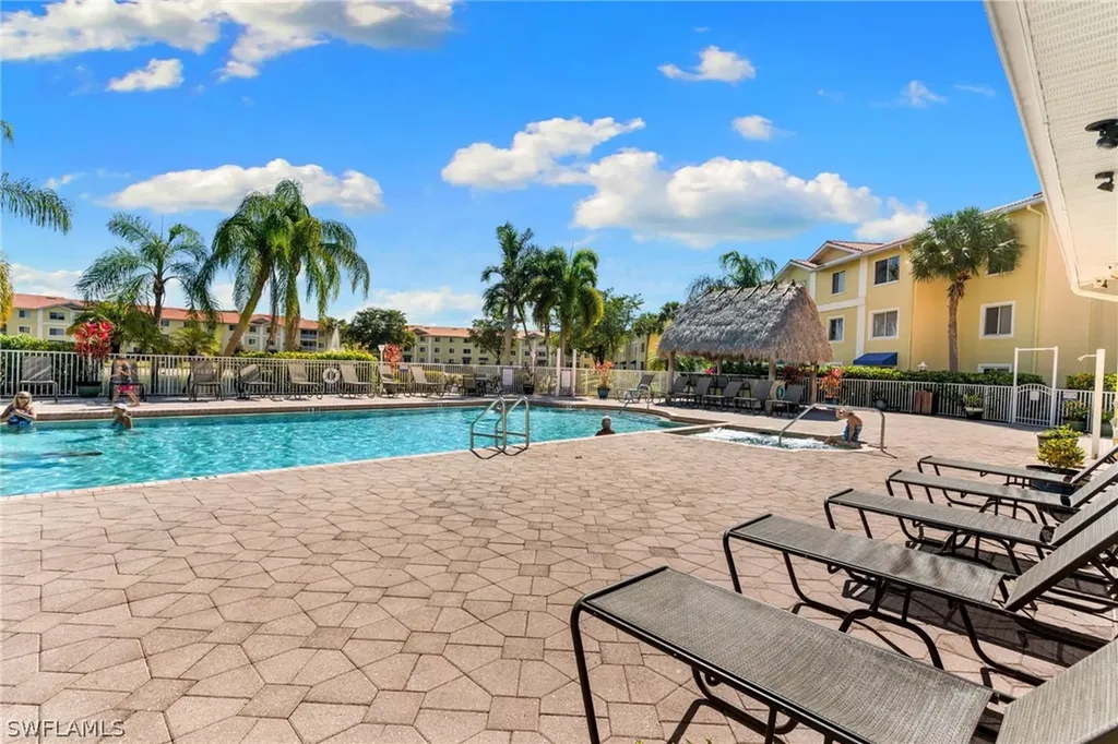8274 Key Royal Circle Naples FL 34119