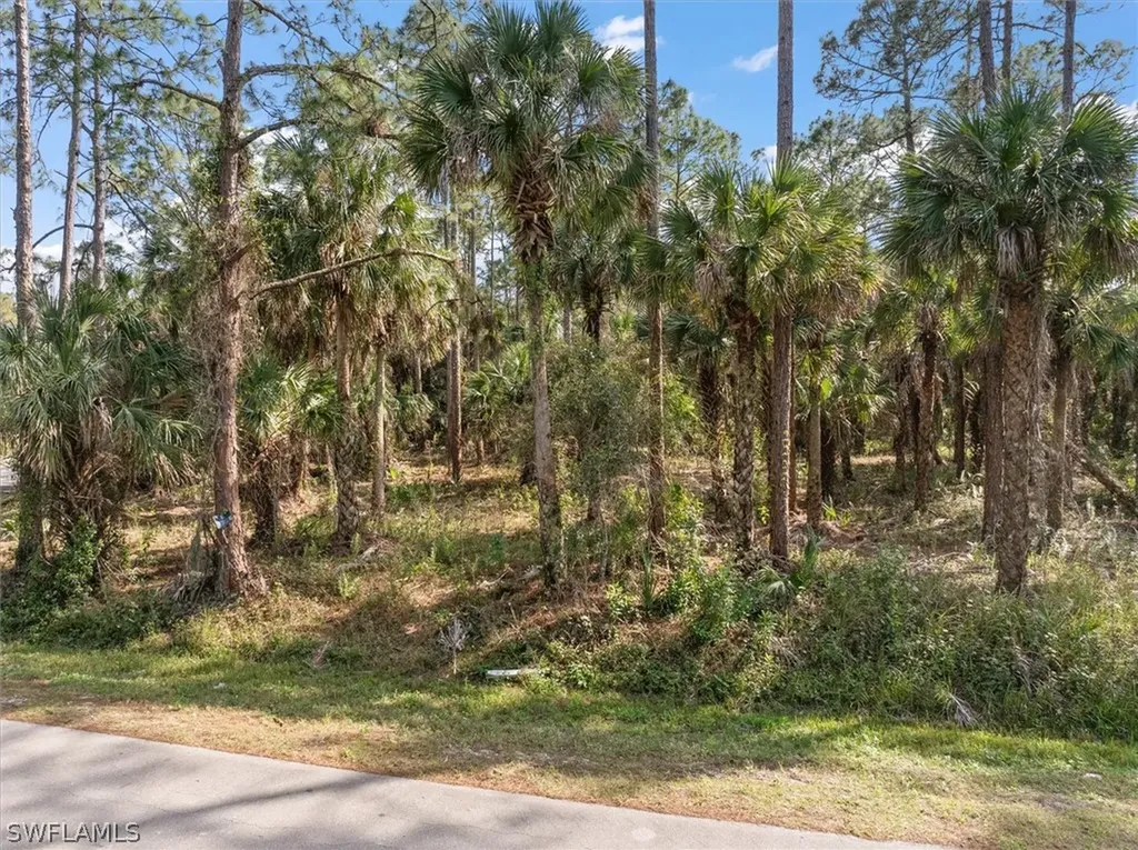 810 20th Avenue NW Naples FL 34120