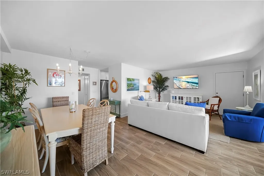 2850 Gulf Shore Boulevard N Naples FL 34103