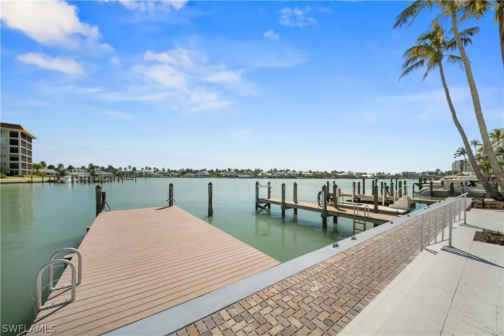 2850 Gulf Shore Boulevard N Naples FL 34103