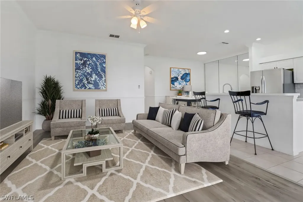 1677 Morning Sun Ln E-22 Naples FL 34119