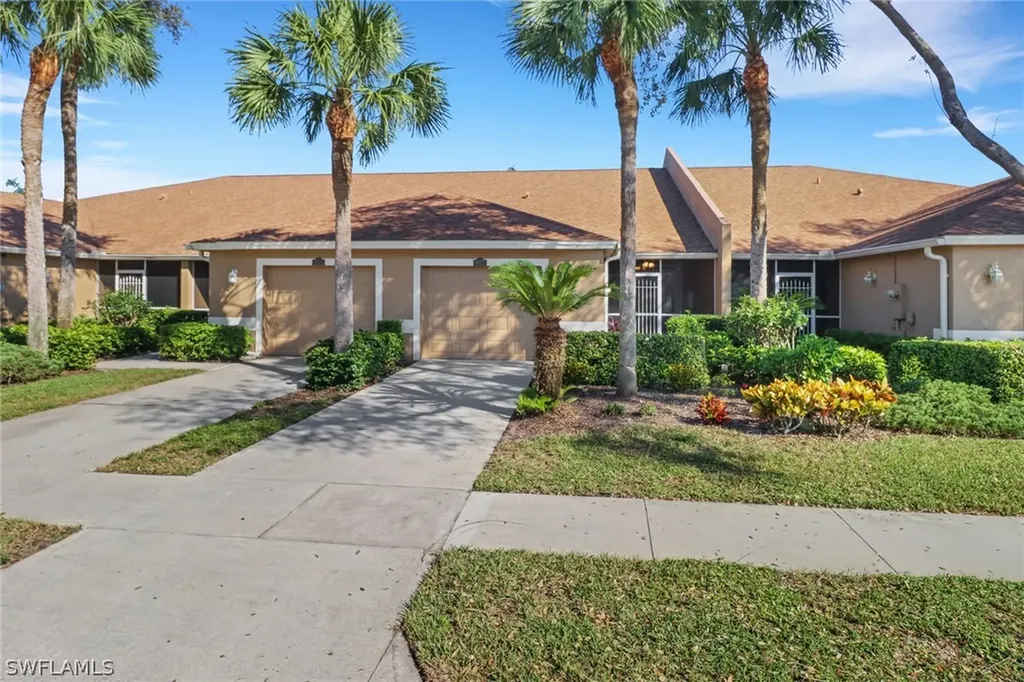 1677 Morning Sun Ln E-22 Naples FL 34119