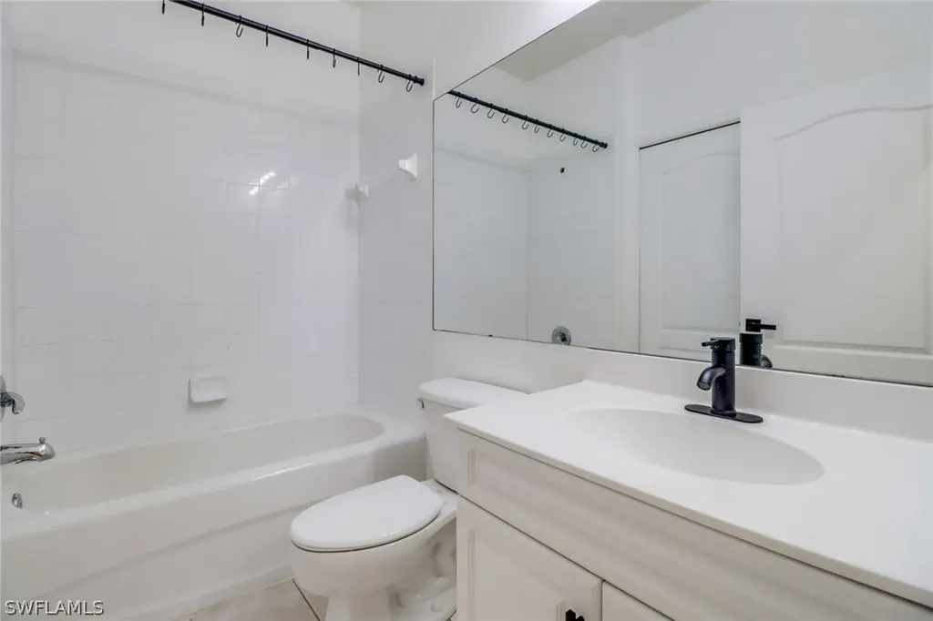 1677 Morning Sun Ln E-22 Naples FL 34119