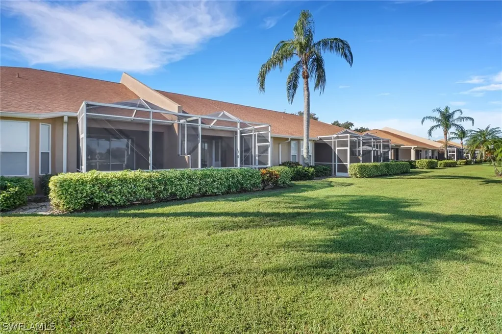1677 Morning Sun Ln E-22 Naples FL 34119