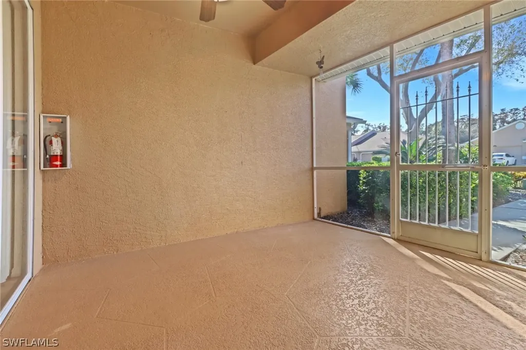 1677 Morning Sun Ln E-22 Naples FL 34119