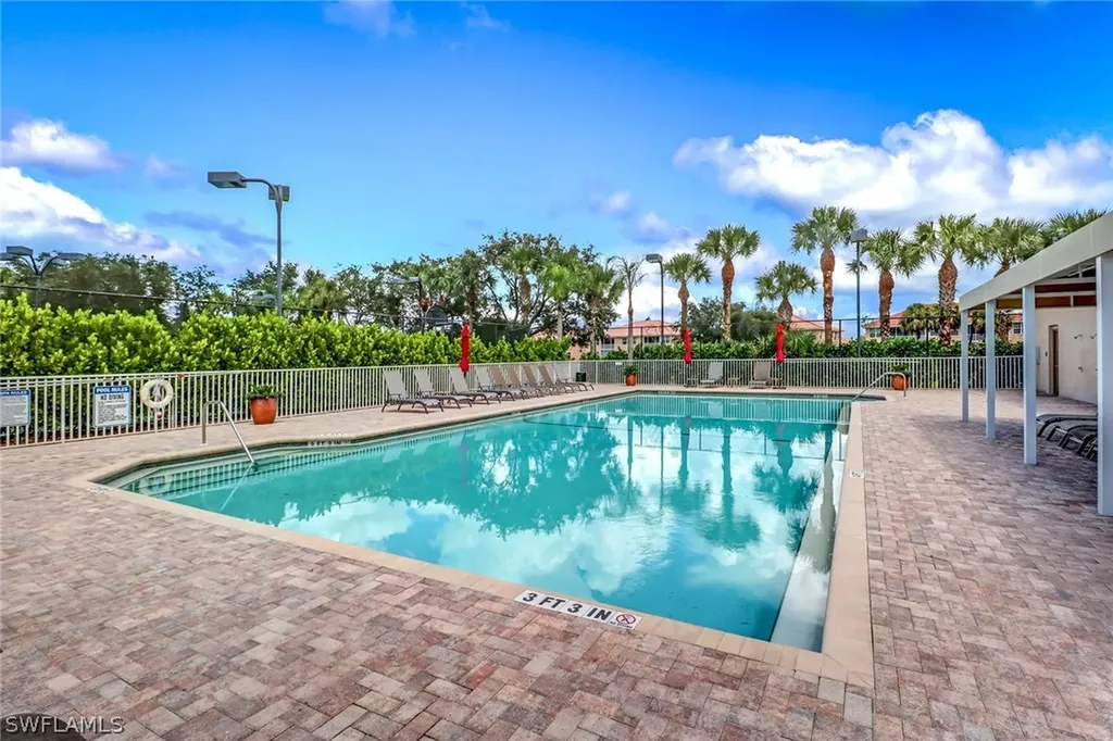 1677 Morning Sun Ln E-22 Naples FL 34119