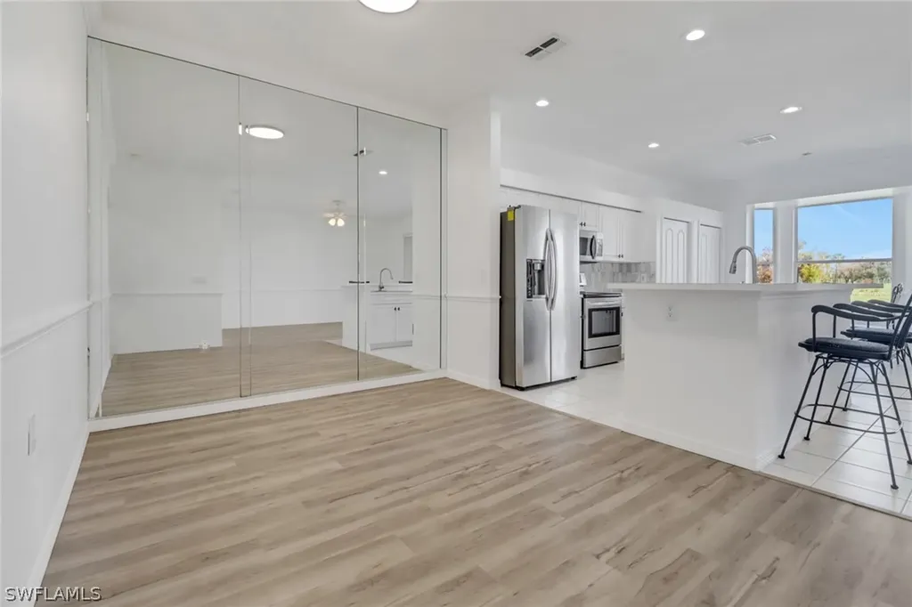 1677 Morning Sun Ln E-22 Naples FL 34119