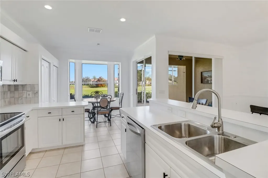 1677 Morning Sun Ln E-22 Naples FL 34119