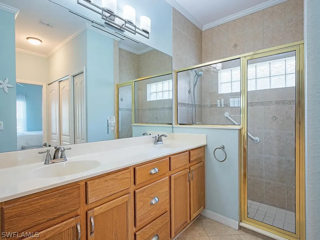 64 Glen Eagle Circle Naples FL 34104