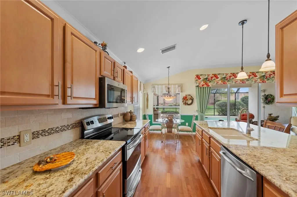 10035 Colonial Country Club Boulevard Fort Myers FL 33913