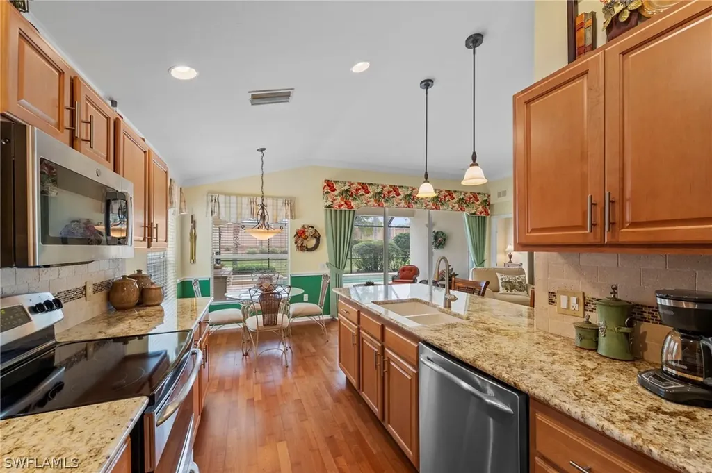10035 Colonial Country Club Boulevard Fort Myers FL 33913