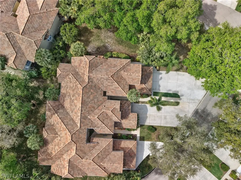74 Silver Oaks Circle Naples FL 34119