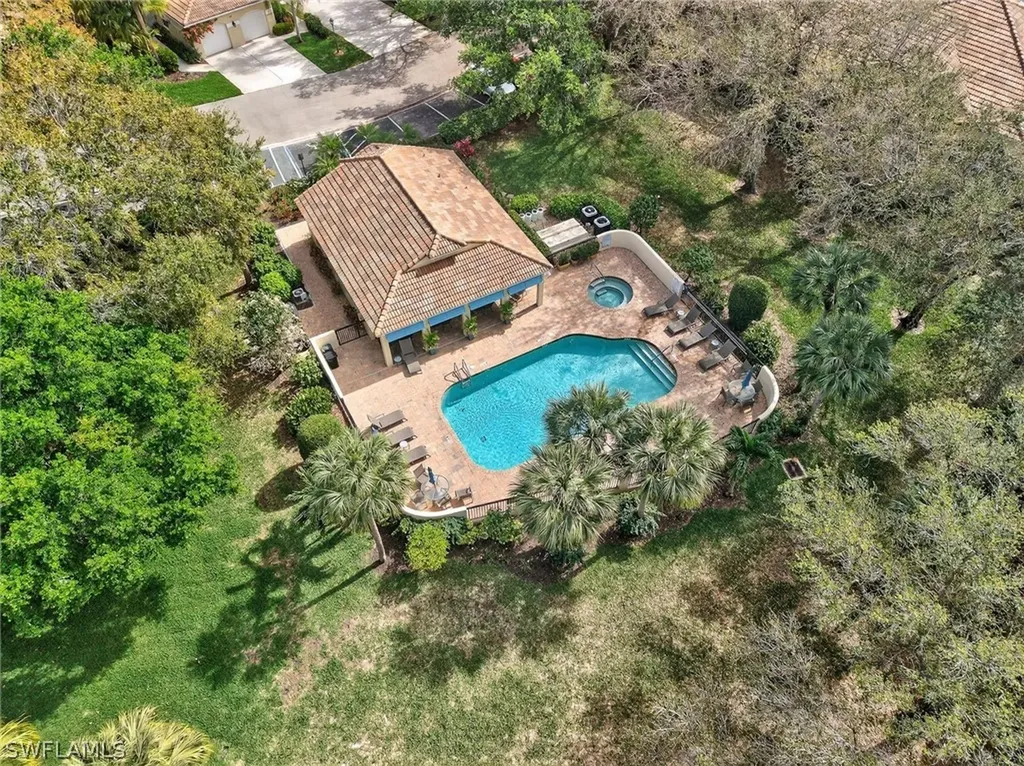 74 Silver Oaks Circle Naples FL 34119