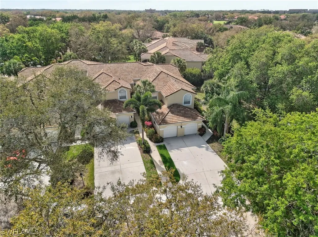 74 Silver Oaks Circle Naples FL 34119