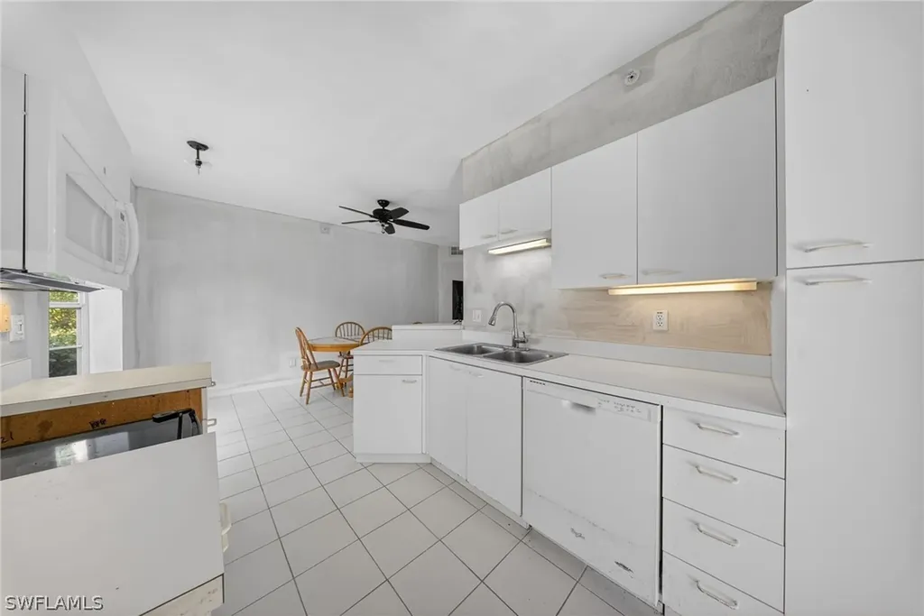 74 Silver Oaks Circle Naples FL 34119
