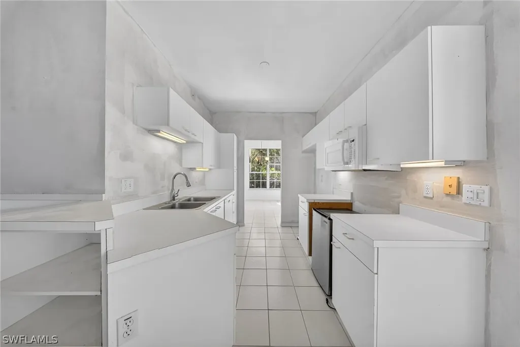 74 Silver Oaks Circle Naples FL 34119