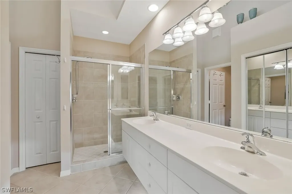 2360 Hidden Lake Court Naples FL 34112