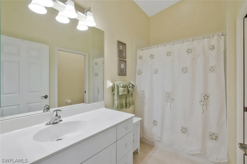 2360 Hidden Lake Court Naples FL 34112