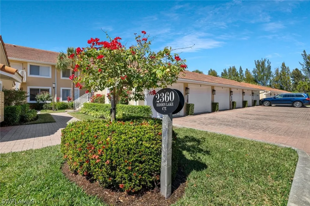 2360 Hidden Lake Court Naples FL 34112