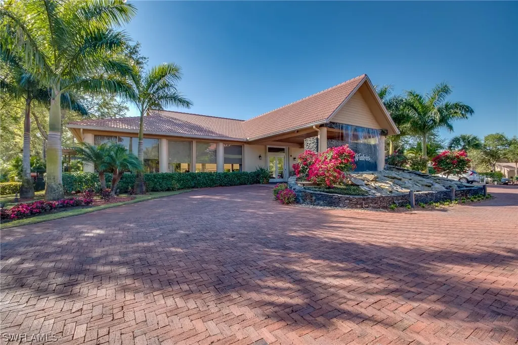 2360 Hidden Lake Court Naples FL 34112