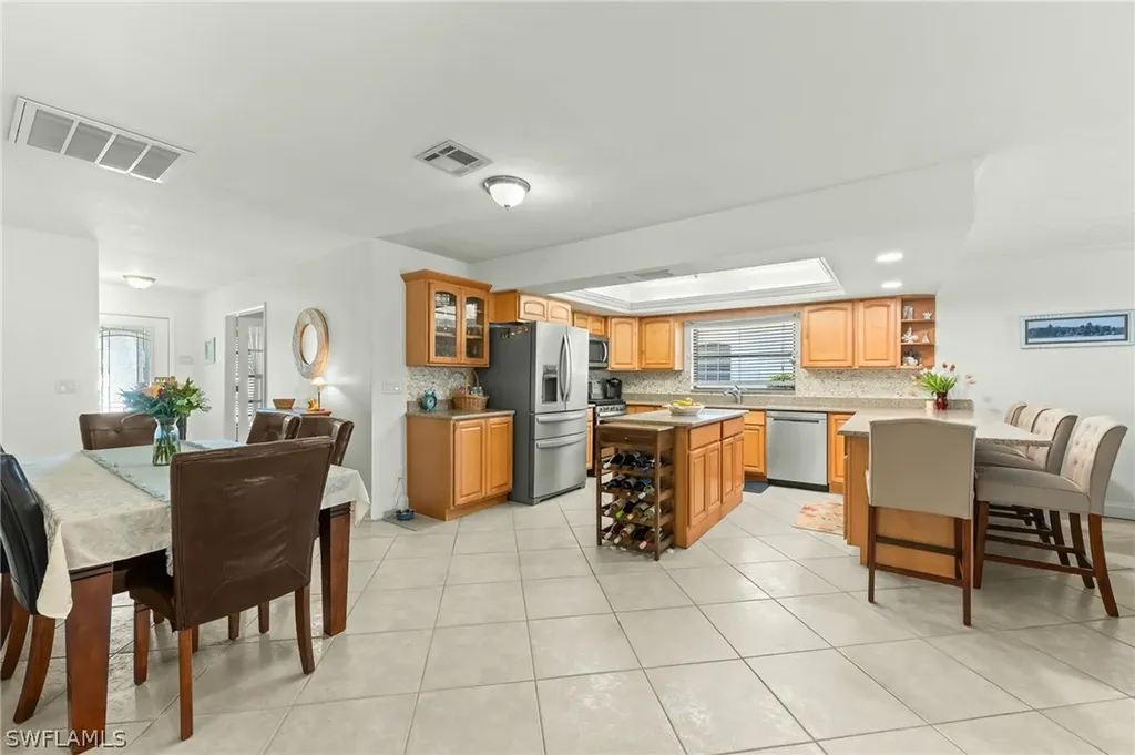 612 110th Avenue N Naples FL 34108