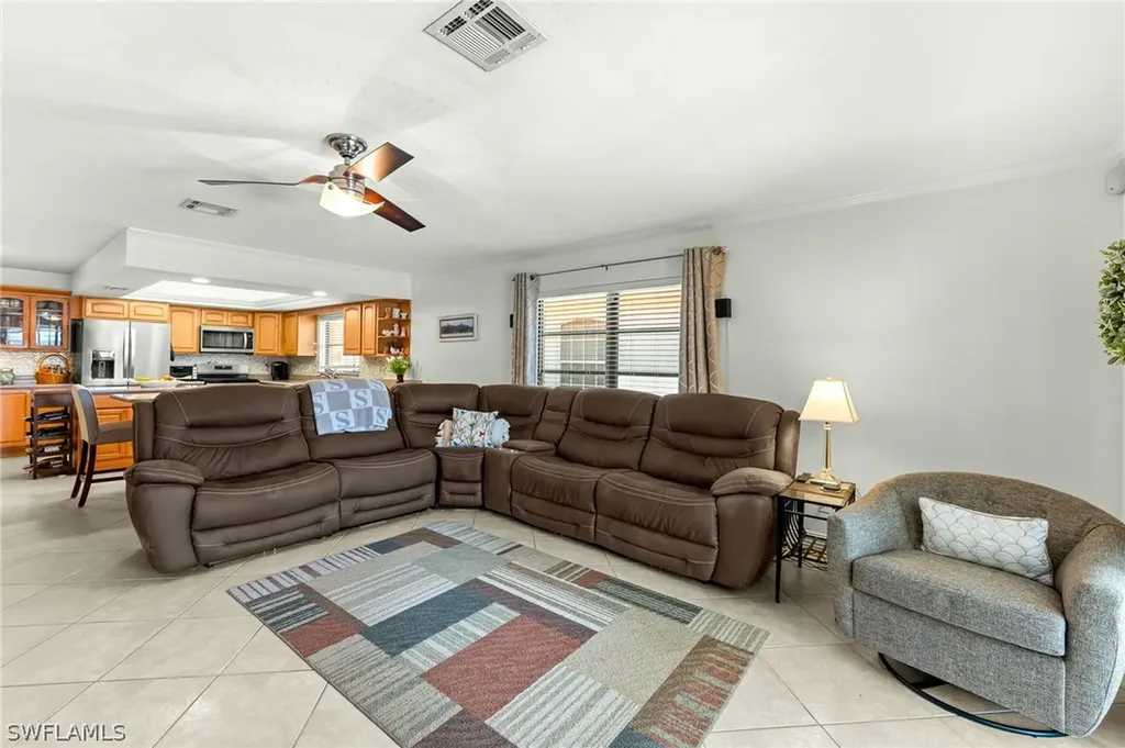 612 110th Avenue N Naples FL 34108