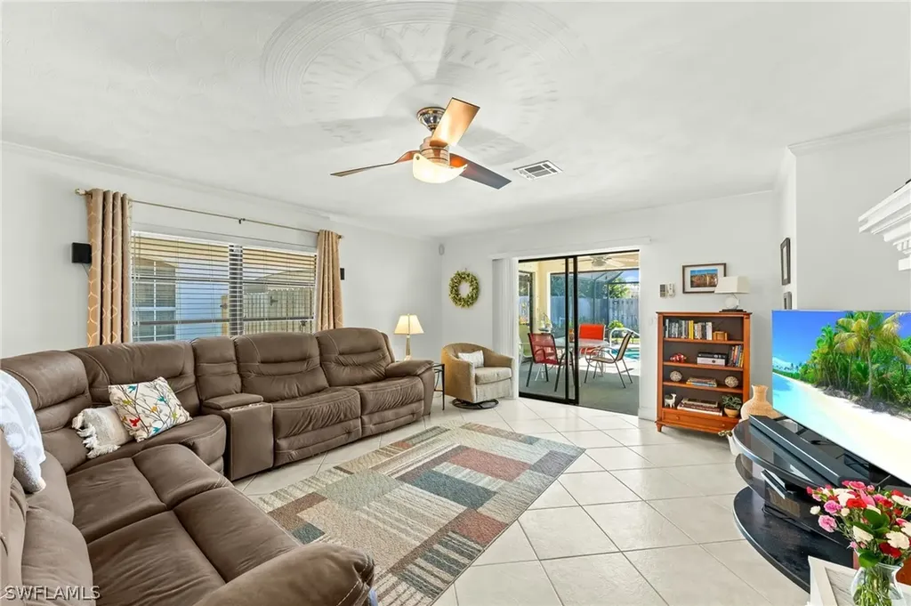 612 110th Avenue N Naples FL 34108