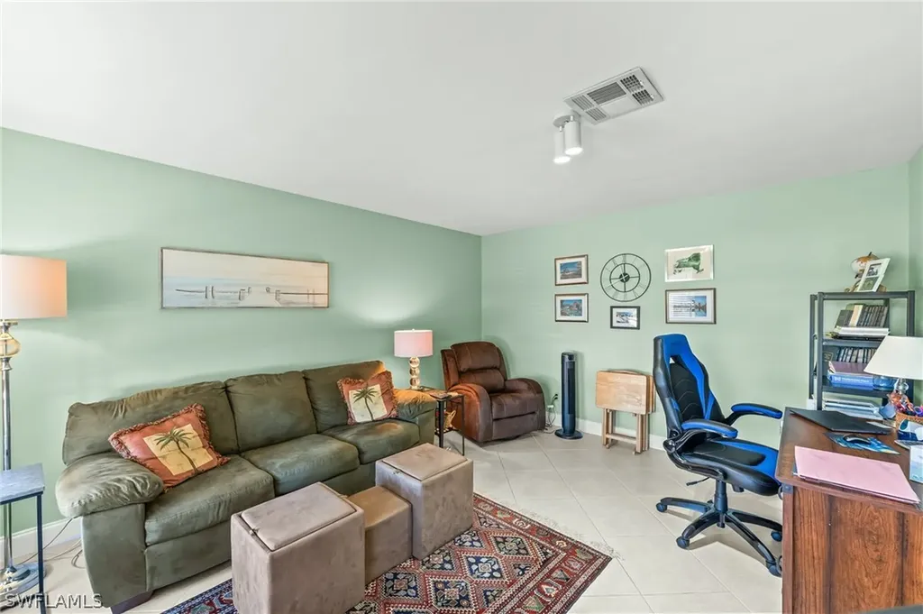 612 110th Avenue N Naples FL 34108