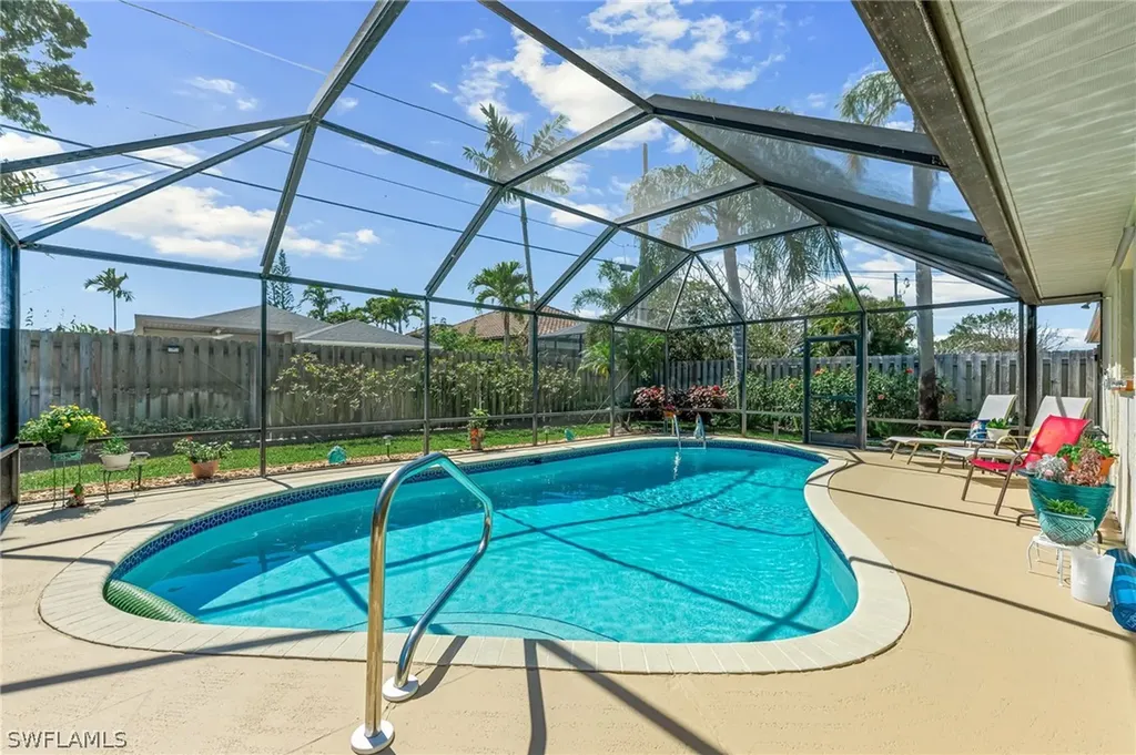 612 110th Avenue N Naples FL 34108