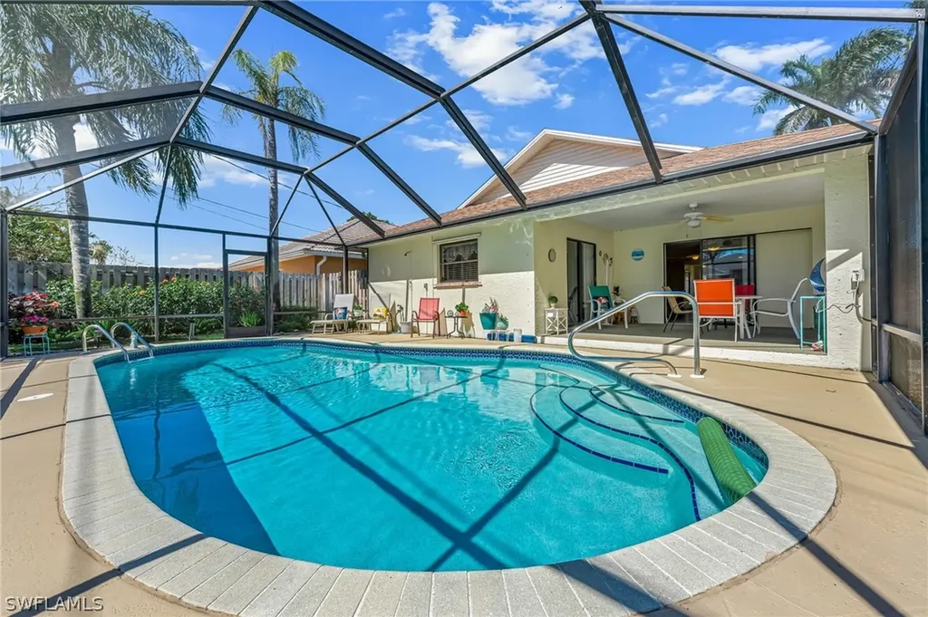 612 110th Avenue N Naples FL 34108