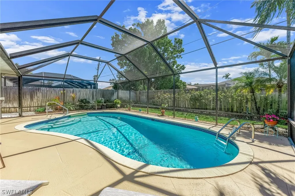 612 110th Avenue N Naples FL 34108