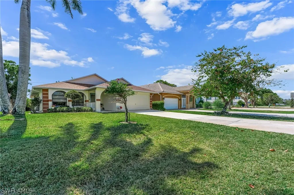 612 110th Avenue N Naples FL 34108