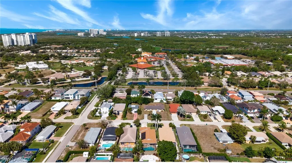 612 110th Avenue N Naples FL 34108