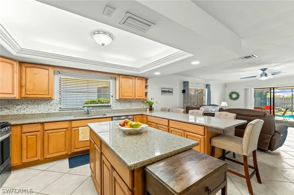 612 110th Avenue N Naples FL 34108