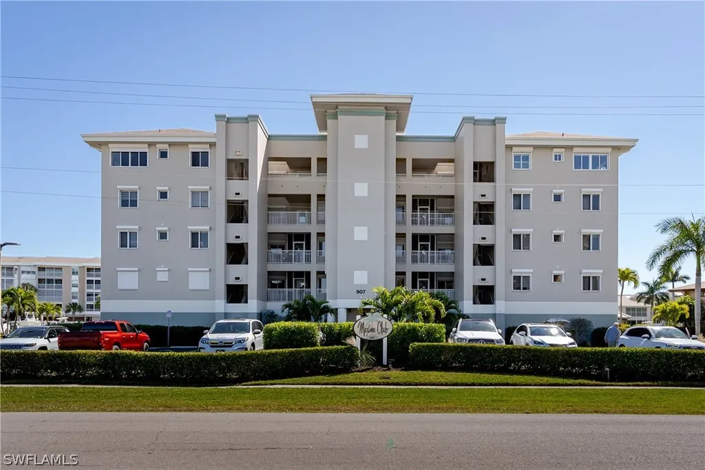 907 Panama Court Marco Island FL 34145