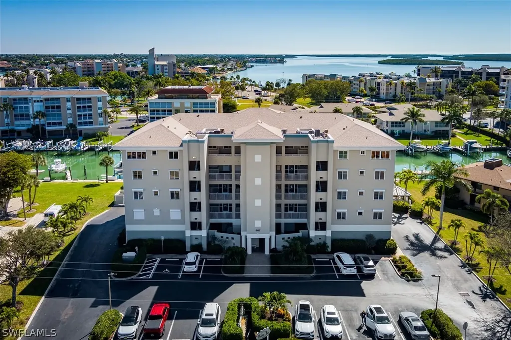 907 Panama Court Marco Island FL 34145