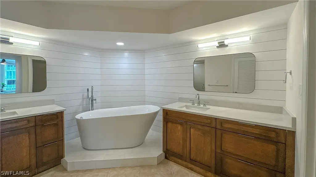 4251 Gulf Shore Boulevard N Naples FL 34103