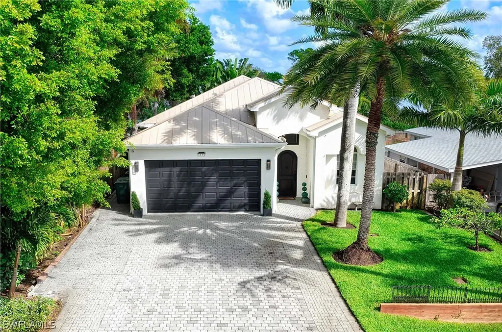 1139 Michigan Avenue Naples FL 34103