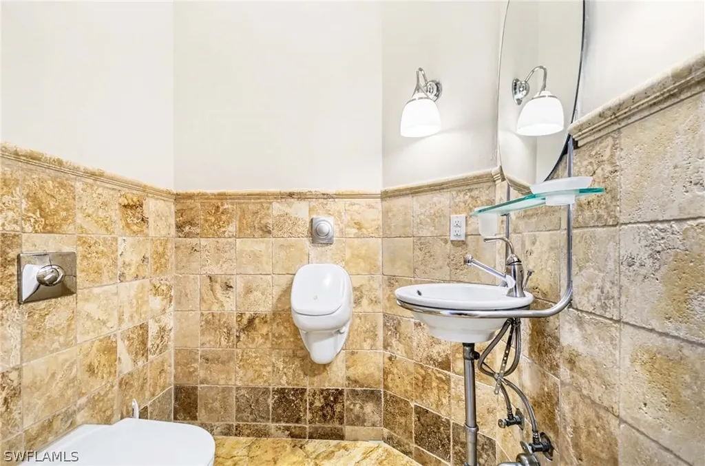 1139 Michigan Avenue Naples FL 34103