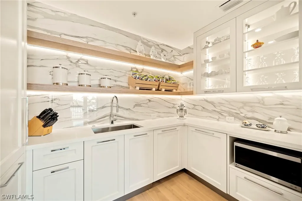 1530 5th Avenue S Naples FL 34102