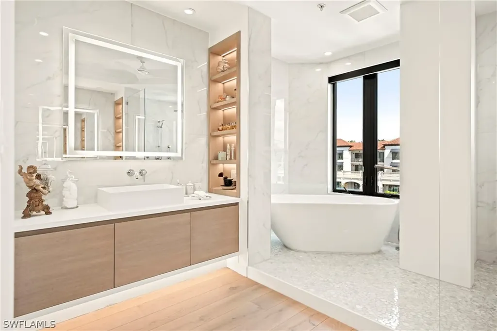 1530 5th Avenue S Naples FL 34102