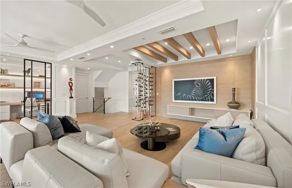 1530 5th Avenue S Naples FL 34102